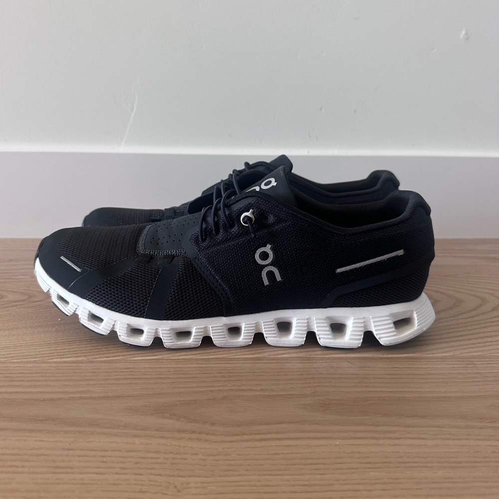 On Running Men's Cloud 5 Running Shoes